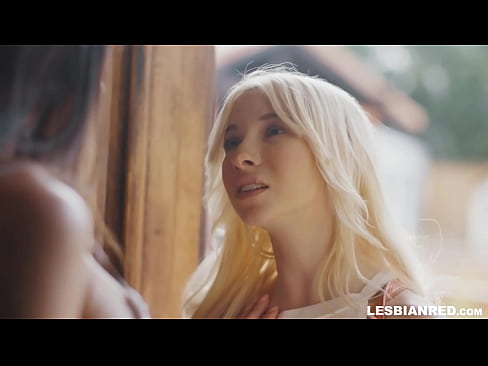 ❤️ D'Meedche kënnt e puer Méint méi spéit heem a schléisst op d'Stiefmamm hir Muschi iessen ️❌ Pornovideo op Porno lb.kutjeporno.ru